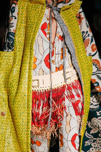 Look 37